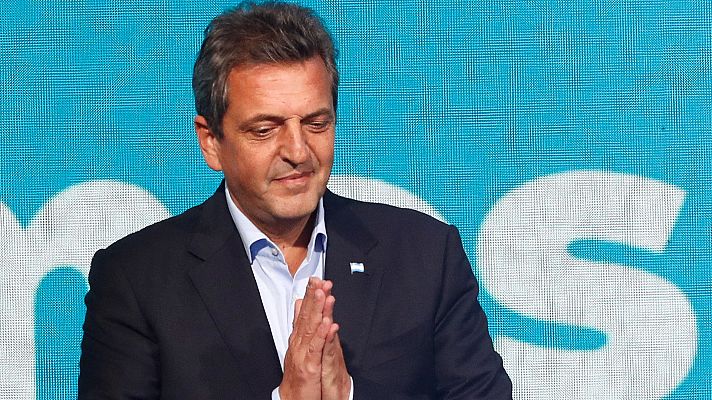 Massa da la vuelta a las encuestas y gana al ultra Milei en la primera vuelta de las elecciones en Argentina