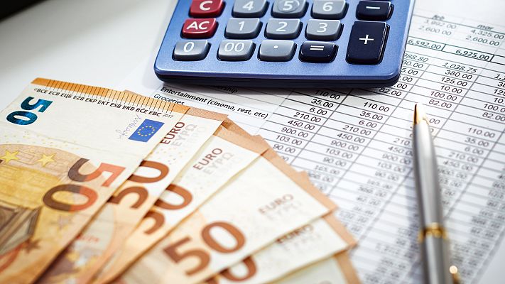 Telediario 1 - El Observatorio Fiscal de la UE propone gravar con una tasa a los ultrarricos de todo el mundo