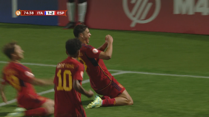 Fútbol - Marc Guiu, la nueva perla de 'La Masía' que ya goleaba este verano con las categorías inferiores de España