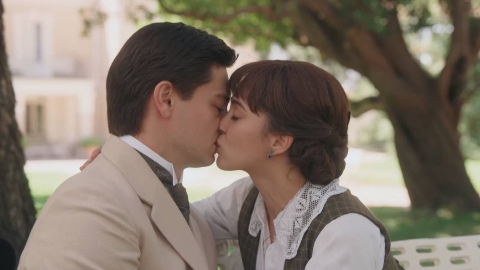 La Promesa: Así ha sido el primer beso de Pelayo y Catalina