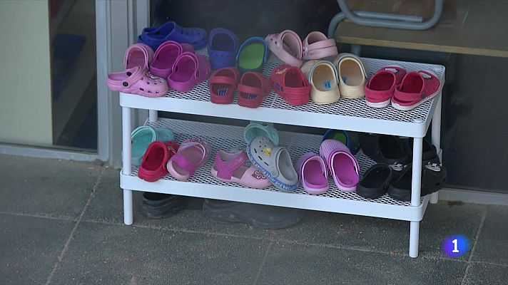 L'Informatiu - Els Mossos investiguen dues monitores de menjador d'una escola de Vallirana per presumptes agressions sexuals a menors