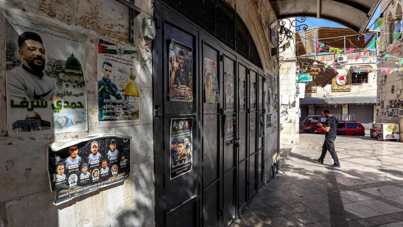 TVE en el campo de refugiados de Balata en Nablus: las milicias palestinas vigilan cualquier entrada