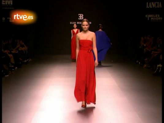 Desfile de Elio Berhanyer 