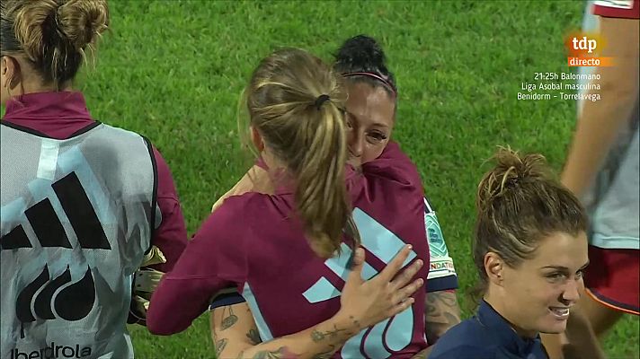 Fútbol - Emocionante abrazo de Jenni Hermoso con Irene Paredes