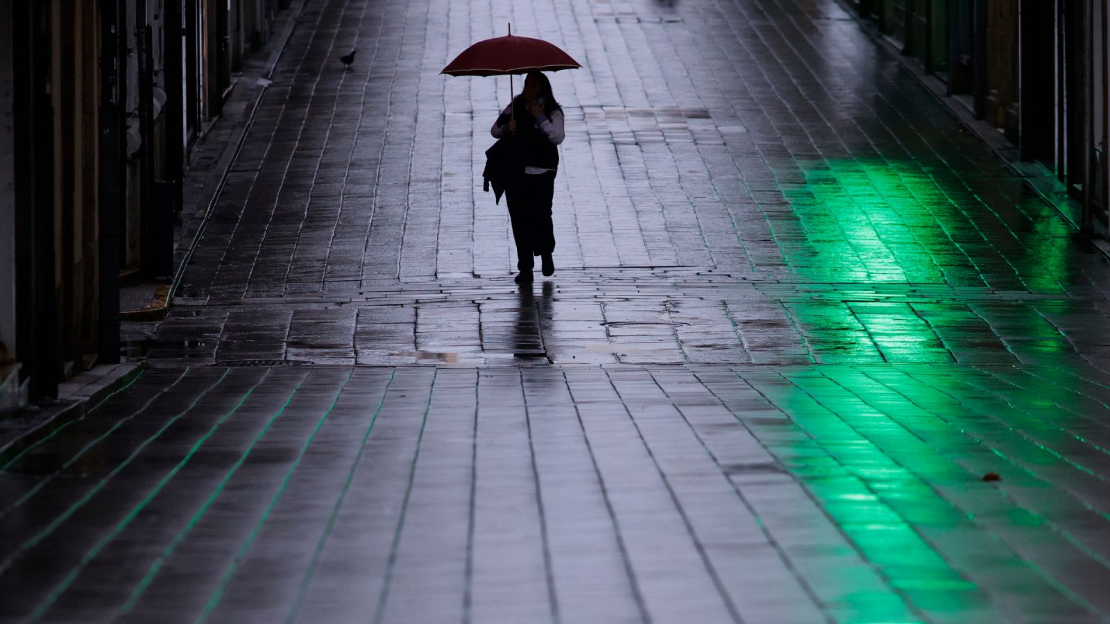 Precipitaciones en amplias zonas de la península y viento intenso en Galicia y Asturias