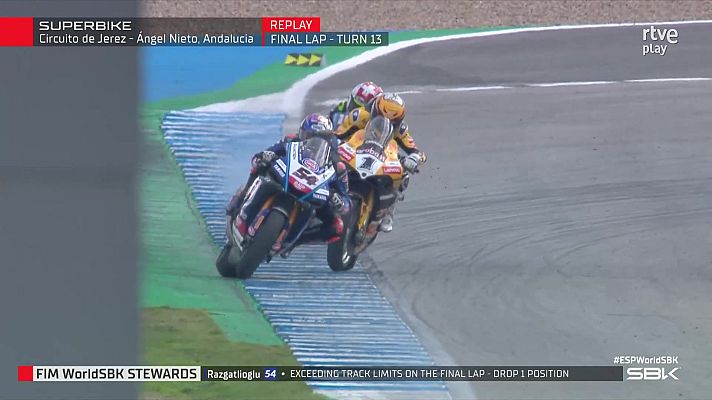 Mundial de Superbike - Razgatioglü y Bautista firman una última carrera de locura con un final decidido por una sanción