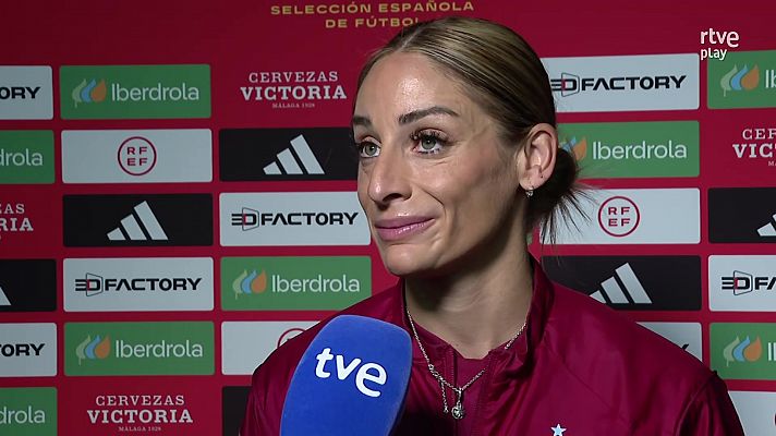 Fútbol - Esther González, sobre su regreso a la selección, a RTVE: "Cuando llegué no me había puesto la ropa con la estrella. Fue una satisfacción de grupo increíble"