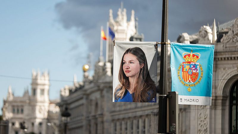 Adornos, carteles y pantallas gigantes: Madrid se engalana para la jura de la Constitución de la princesa Leonor