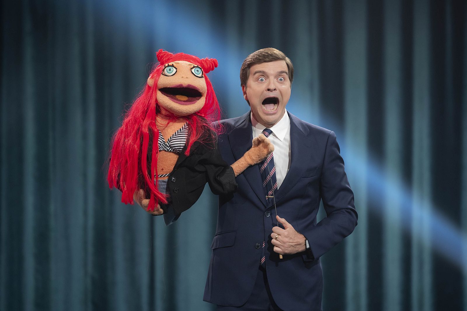 Marc Giró y una marioneta enseñan feminismo a la gente joven en su monólogo