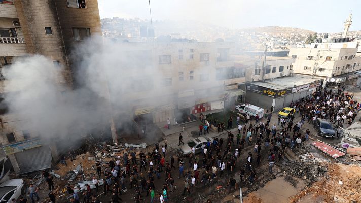 Telediario 2 - El ejército israelí entra en el campo de refugiados de Yenin y mata a cuatro palestinos