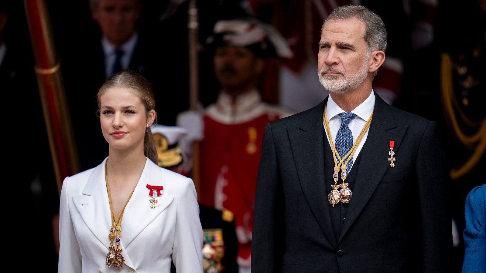 El rey pide a Leonor cuidar la democracia "adaptándola a un mundo en transformación: "No estás sola en tu camino"