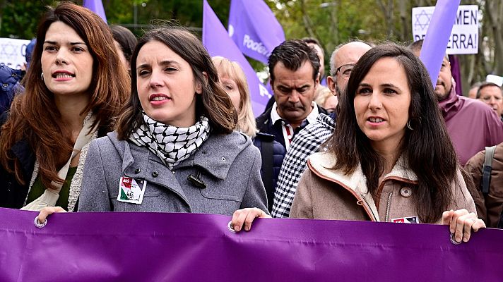 Telediario 1 - Tres ministros y los partidos independentistas plantan a Leonor en su jura de la Constitución
