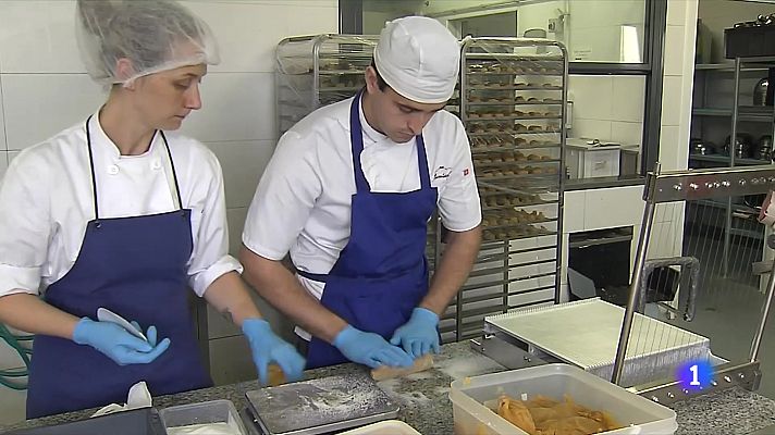 L'Informatiu - El Gremi de Pastisseria de Barcelona calcula que es vendran unes 250 tones de panellets a Catalunya