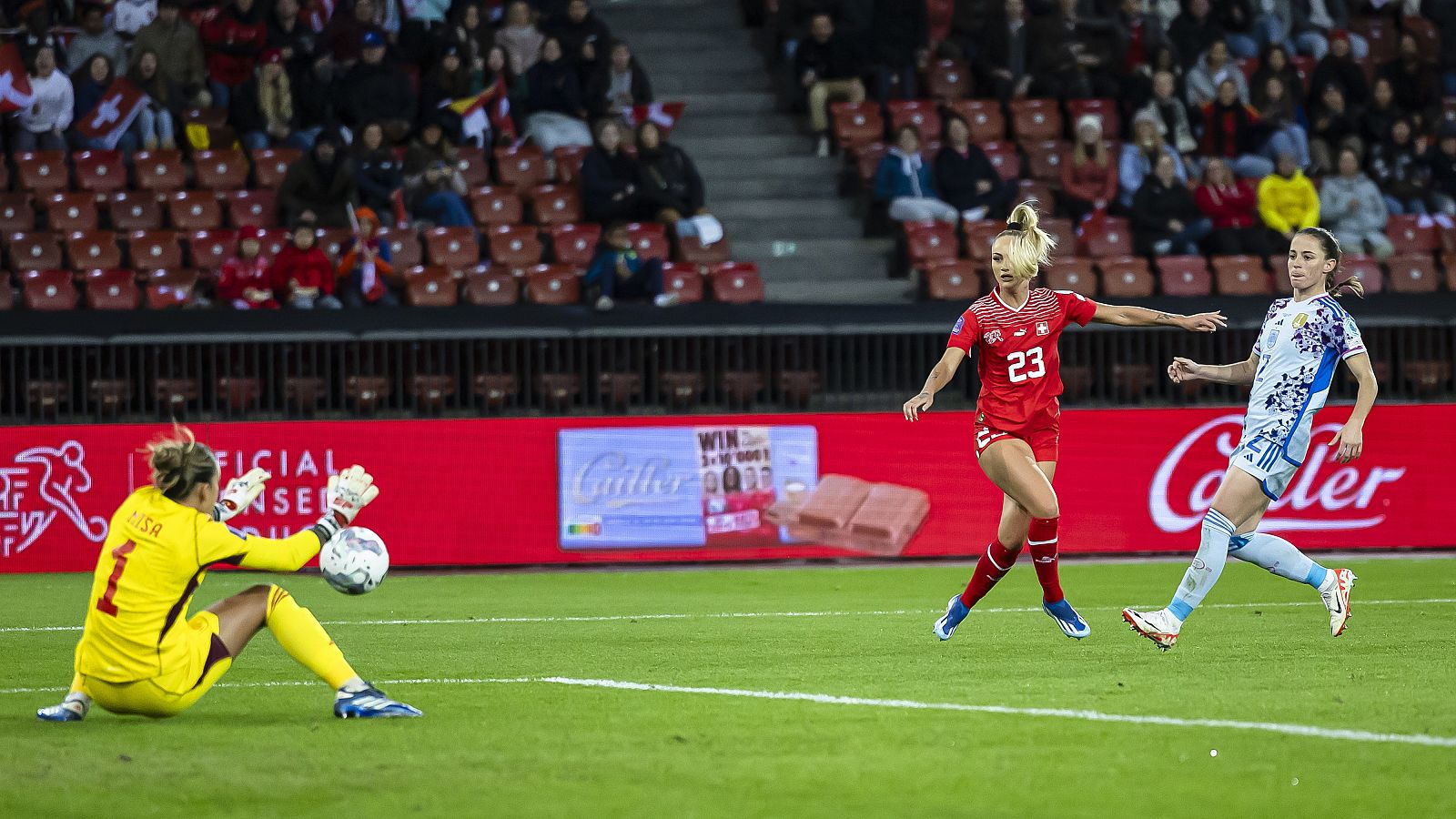 Misa Rodríguez: regreso y parada salvadora evitando un gol de Suiza