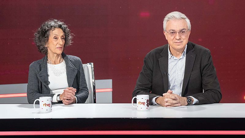 Cabrera Calvo-Sotelo y Moreno Luz�n: "La monarqu�a se ha ganado con esfuerzo la legitimaci�n"