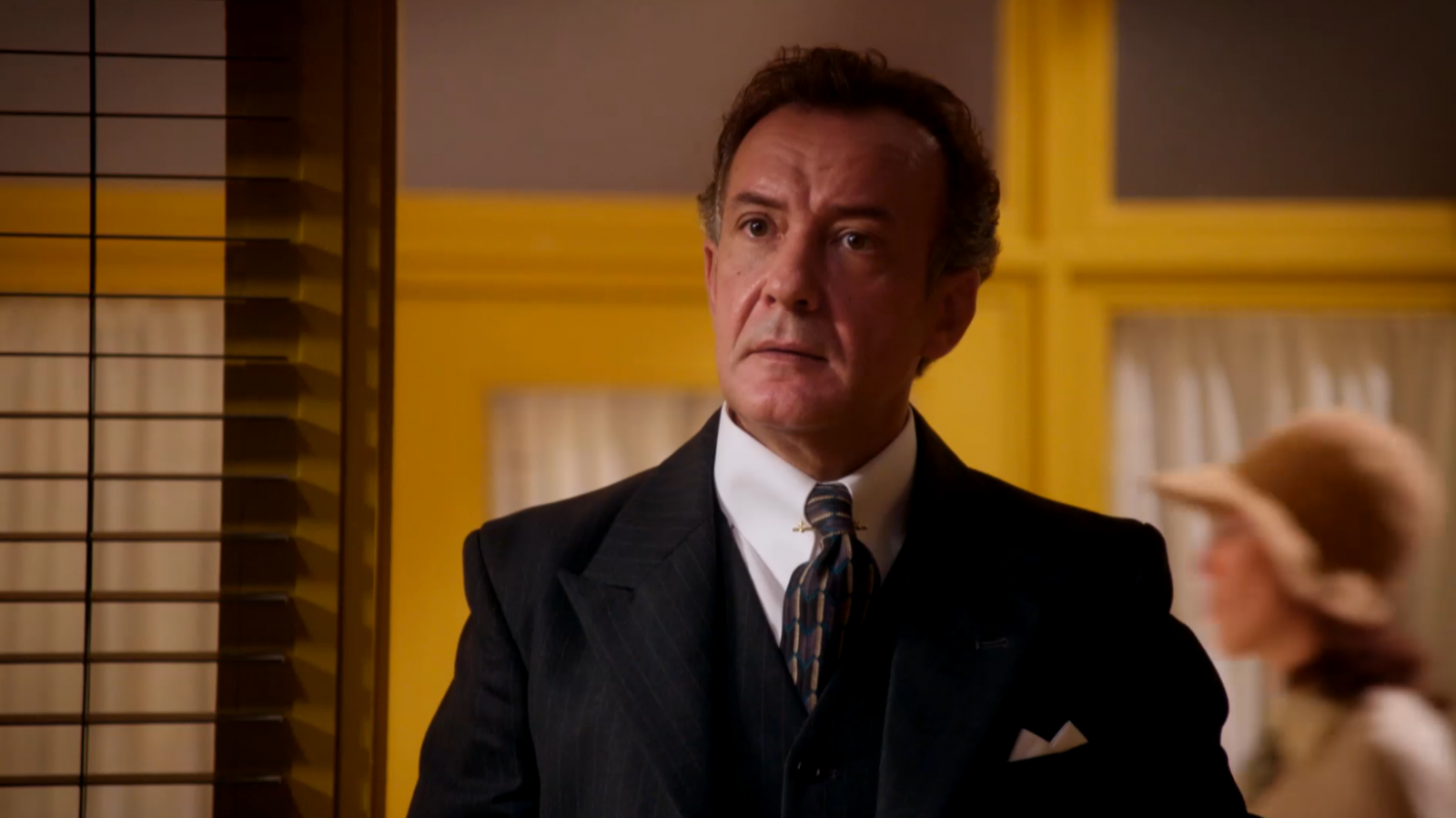 Don Jaime descubre a Íñigo y Carla en actitud sospechosa | Ver