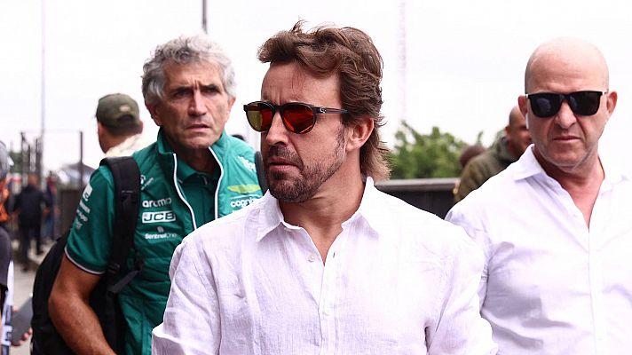 Telediario 2 - Fernando Alonso, molesto con los rumores de su salida de Aston Martin: "Juegan con nosotros"