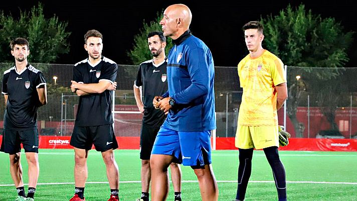 Estudio Estadio - Abraham García: "O todo blanco o todo negro. Tenía que teñir esa mirada de gris"