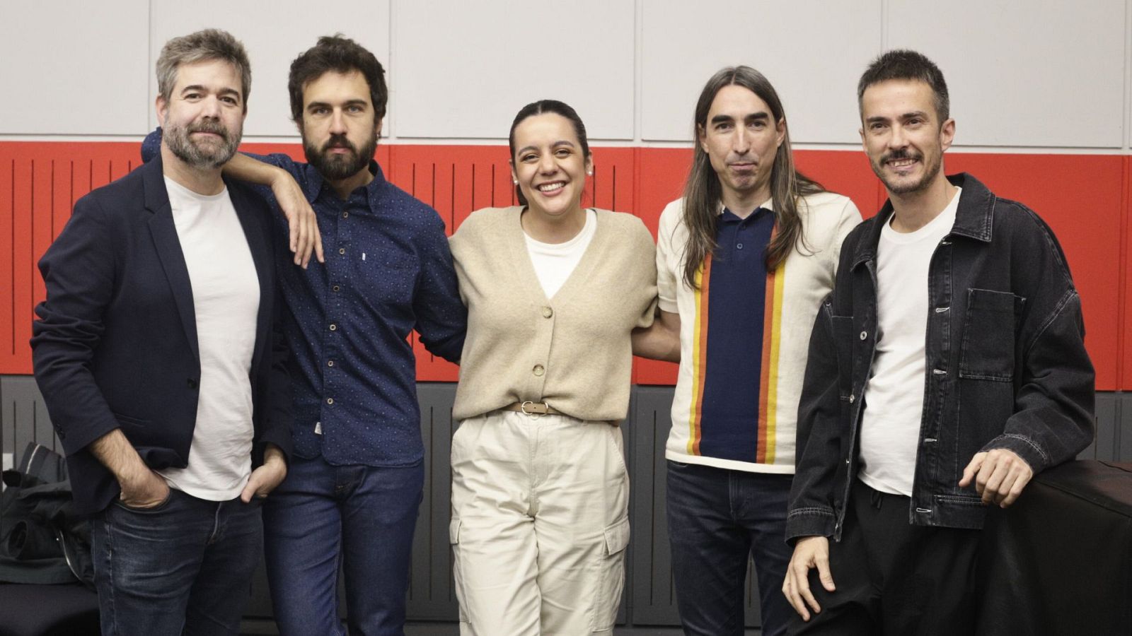 Vetusta Morla y Valeria Castro actúan en 'Mañana más' - Ver ahora