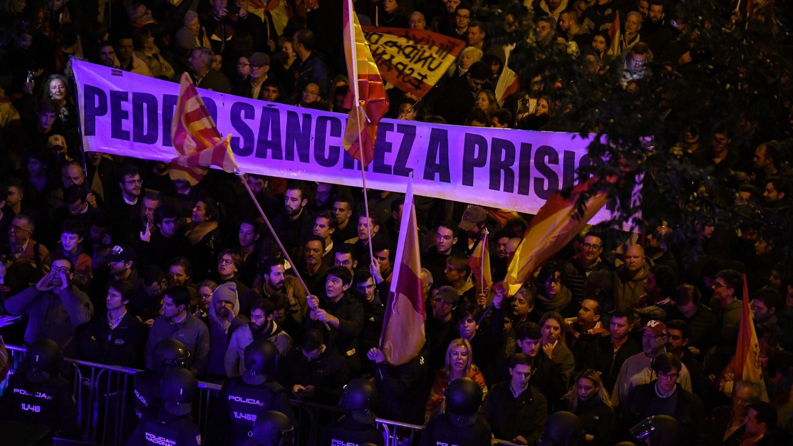 Convocan una concentración en Ferraz para protestar contra el pacto del PSOE con ERC y la ley de amnistía