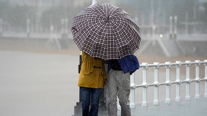 Continúan las precipitaciones y el fuerte viento en casi toda España