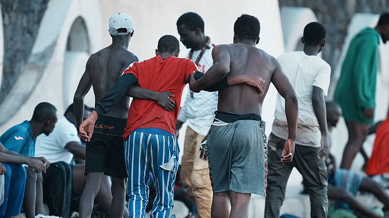 Ms de 700 migrantes llegan a El Hierro en las ltimas 24 horas, entre ellos varios muertos