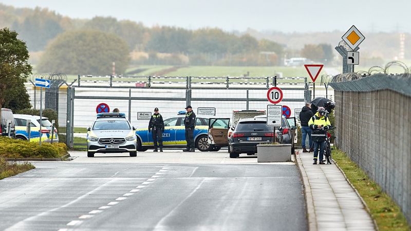 Continúa cerrado el aeropuerto de Hamburgo tras la irrupción de un hombre armado con su hija como rehén