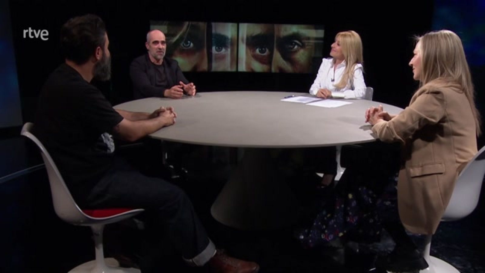 Versión española - Coloquio: Ventajas de viajar en tren - ver ahora