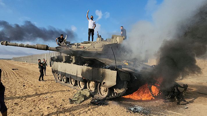 Telediario 1 - Israel muestra a periodistas imágenes de la matanza de civiles a manos de Hamás