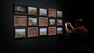 El Museo del Prado da la vuelta a los cuadros con una exposicin que ensea los reversos de las obras