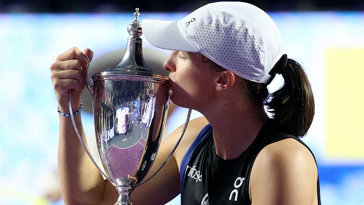 Telediario Matinal - Swiatek gana las Finales WTA tras destrozar a Pegula