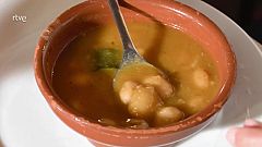 Combate el frío con un rico y caliente plato de judías con verduras, chorizo y panceta
