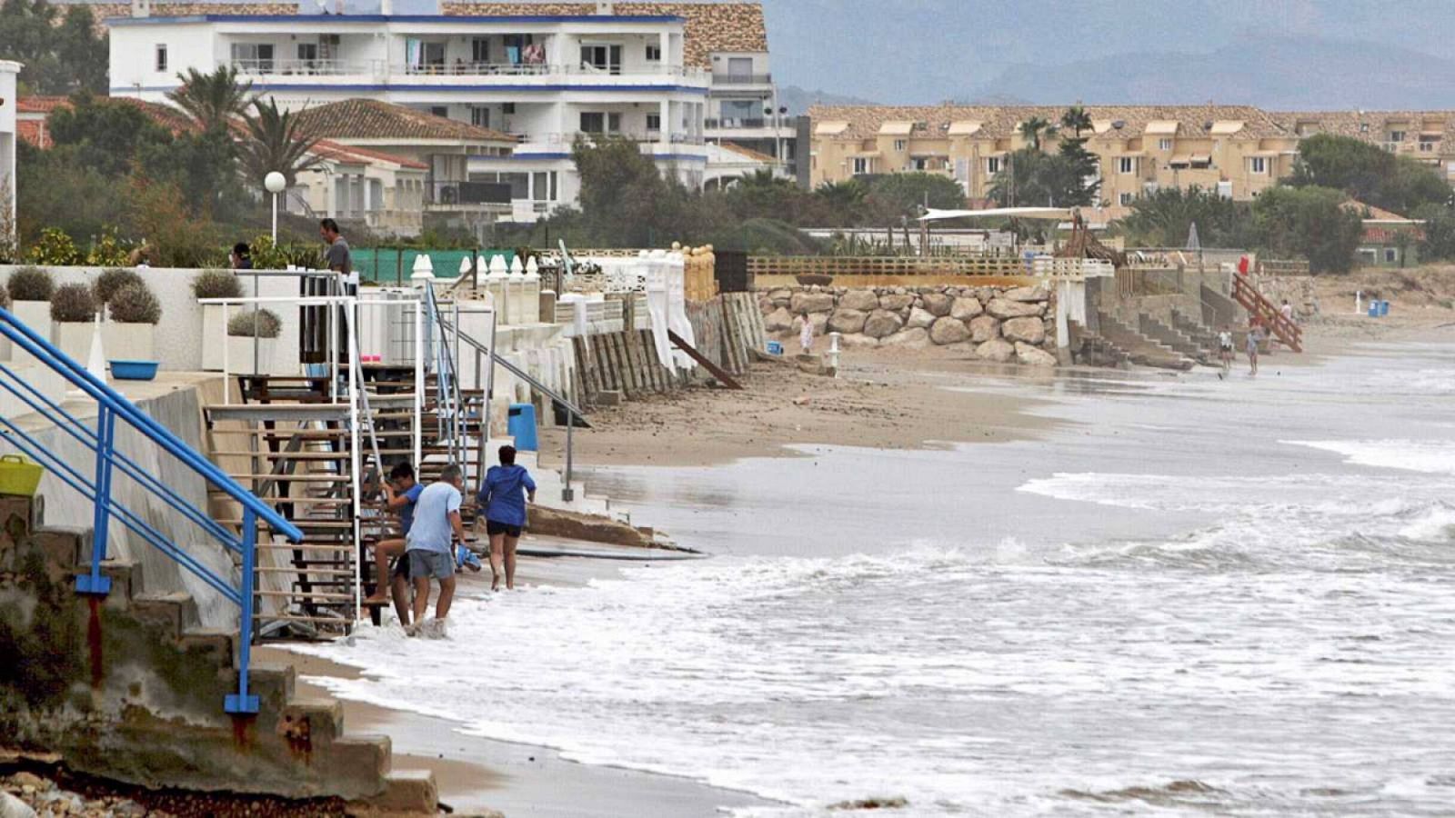 Protestas por la regeneración de la costa de Denia