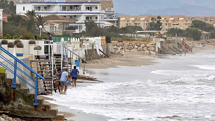 Los vecinos de Dénia protestan contra el plan de regeneración de costas de Transición Ecológica