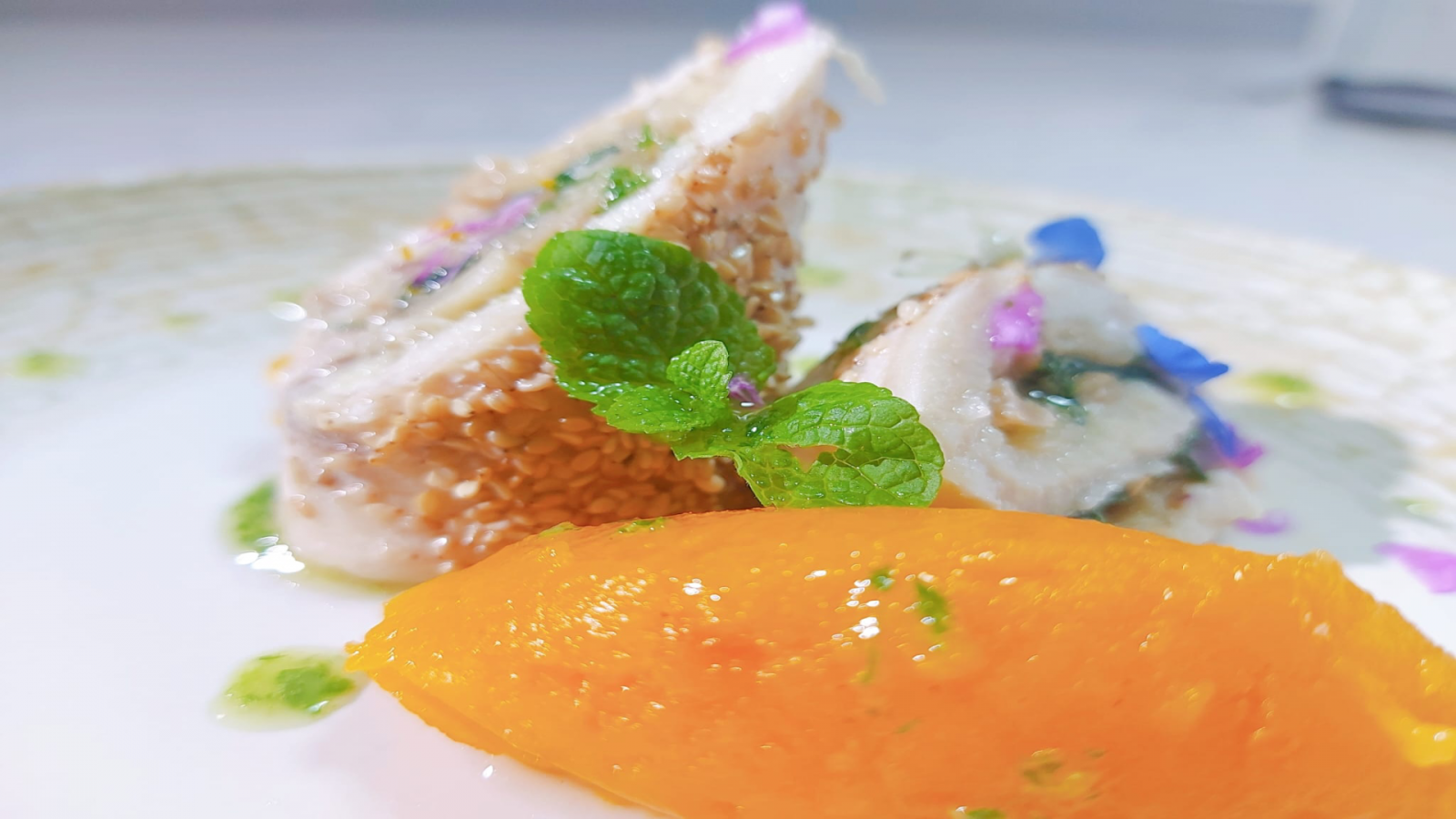 Receta con pescado azul: rollito de pez espada relleno de calabaza