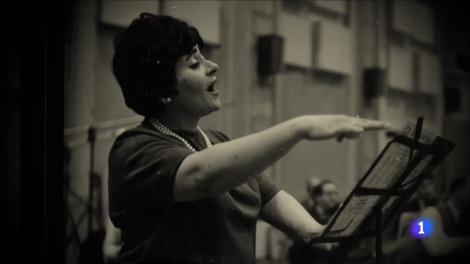 Barcelona ret homenatge a Victòria dels Àngels