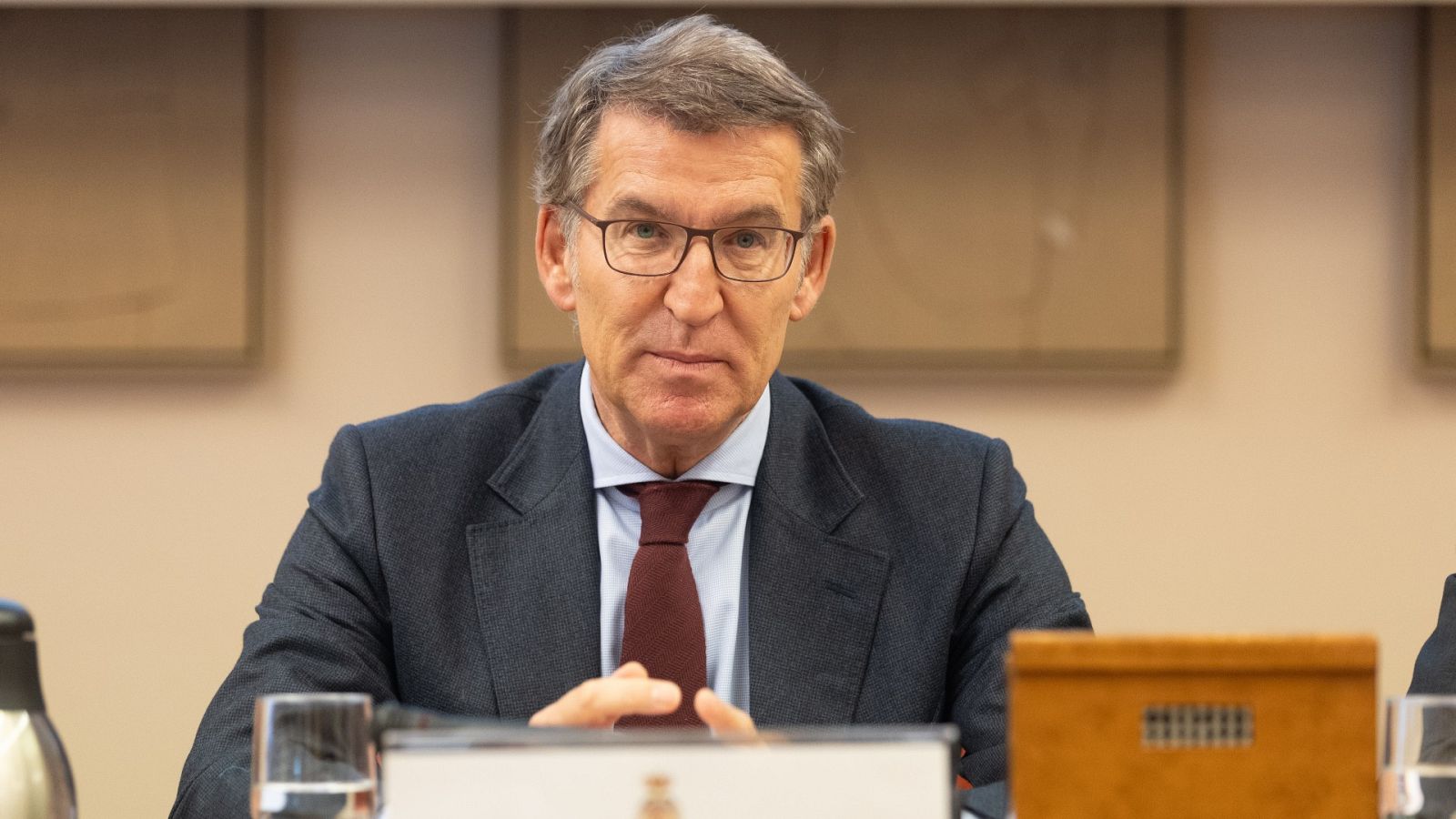 El líder del Partido Popular, Alberto Núñez Feijóo, se ha referido a los disturbios producidos este martes ante la sede del PSOE. "La violencia no tiene cabida en la democracia y debe rechazarse siempre".