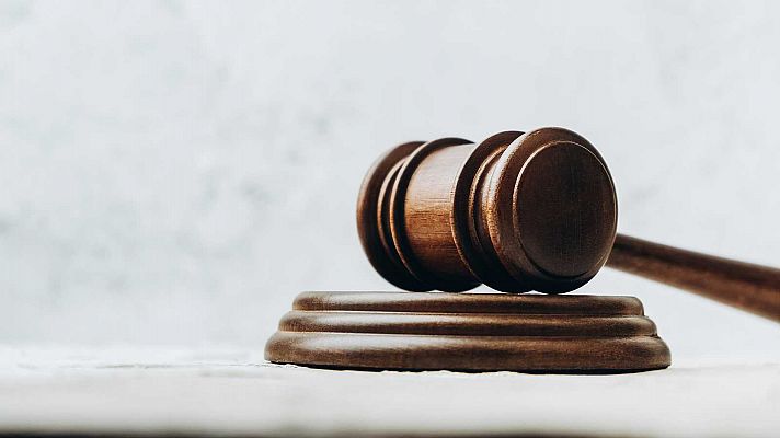 Telediario 1 - Críticas en el PP y entre las asociaciones de jueces por la inclusión del término "lawfare" en el acuerdo PSOE-Junts