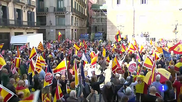 L'Informatiu - El rebuig a l'amnistia omple de gom a gom la plaça Sant Jaume