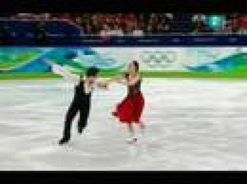 La pareja canadiense formada por Tessa Virtue y Scott Moir llegará a la final como la pareja mejor colocada.