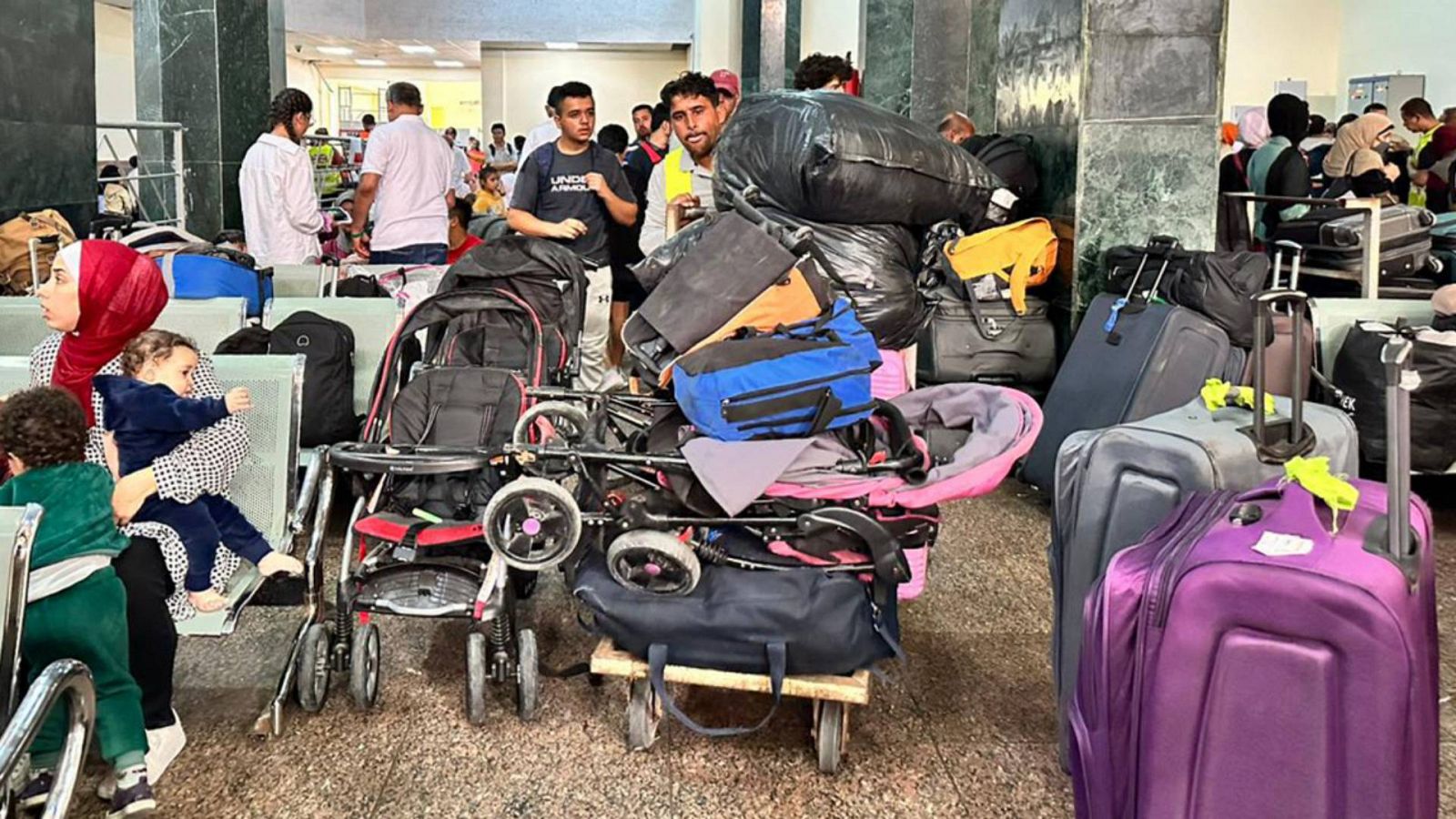 Alrededor de 40 palestino-españoles saldrán de Gaza este lunes | Ver