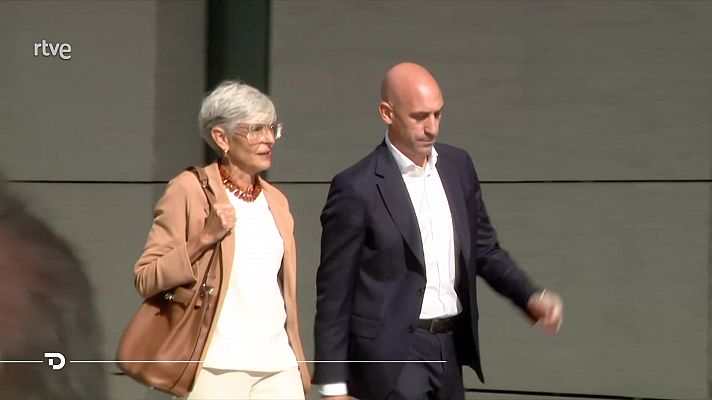 Telediario 1 - Luis Rubiales pide al TAD que archive su expediente