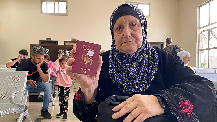 La hora de La 1 - Amelia, española que ha podido salir de Gaza: "En los 40 años que llevo allí viviendo no he visto una guerra como ésta"