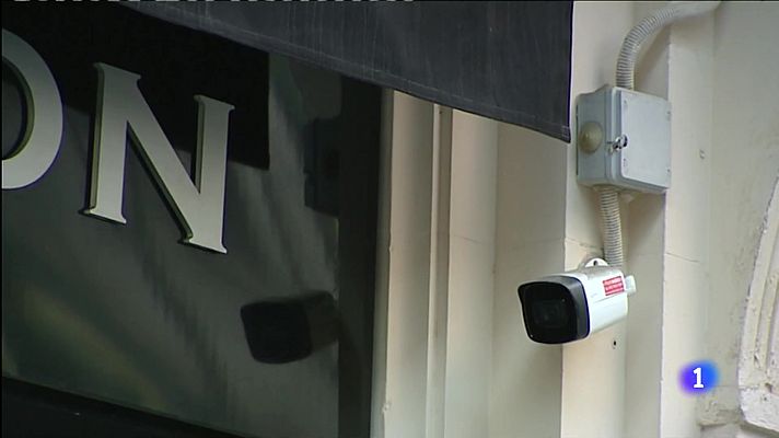 L'Informatiu - L'Audiència de Barcelona envia a judici Dani Alves per agressió sexual