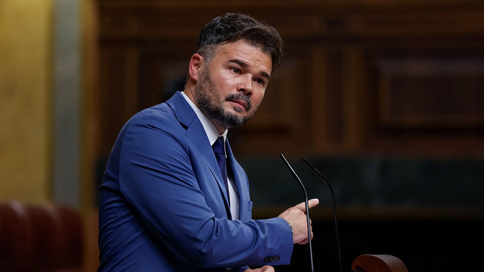 Gabriel Rufián, portavoz de ERC, interviene durante la primera jornada del debate de investidura de Sánchez