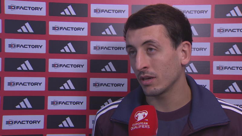 Mikel Oyarzabal, a RTVE: "Es positivo poder jugar en diferentes posiciones, estoy para lo que el entrenador pida" - ver ahora