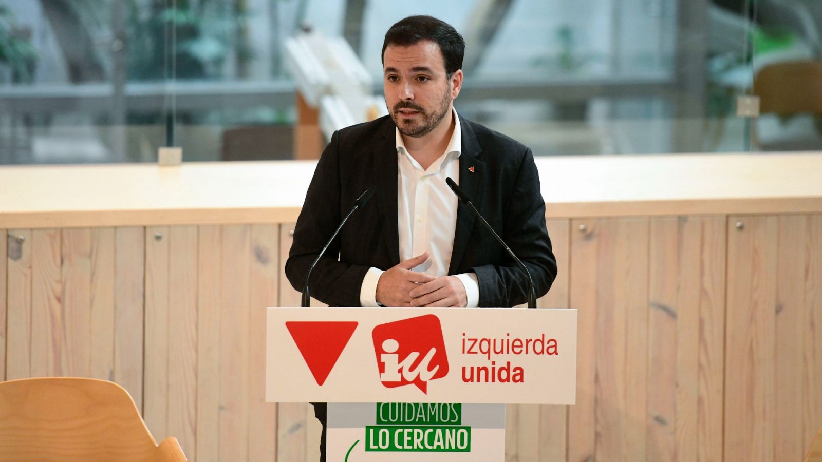 Garzón: la carrera precoz de indignado del 15M al Consejo de Ministros