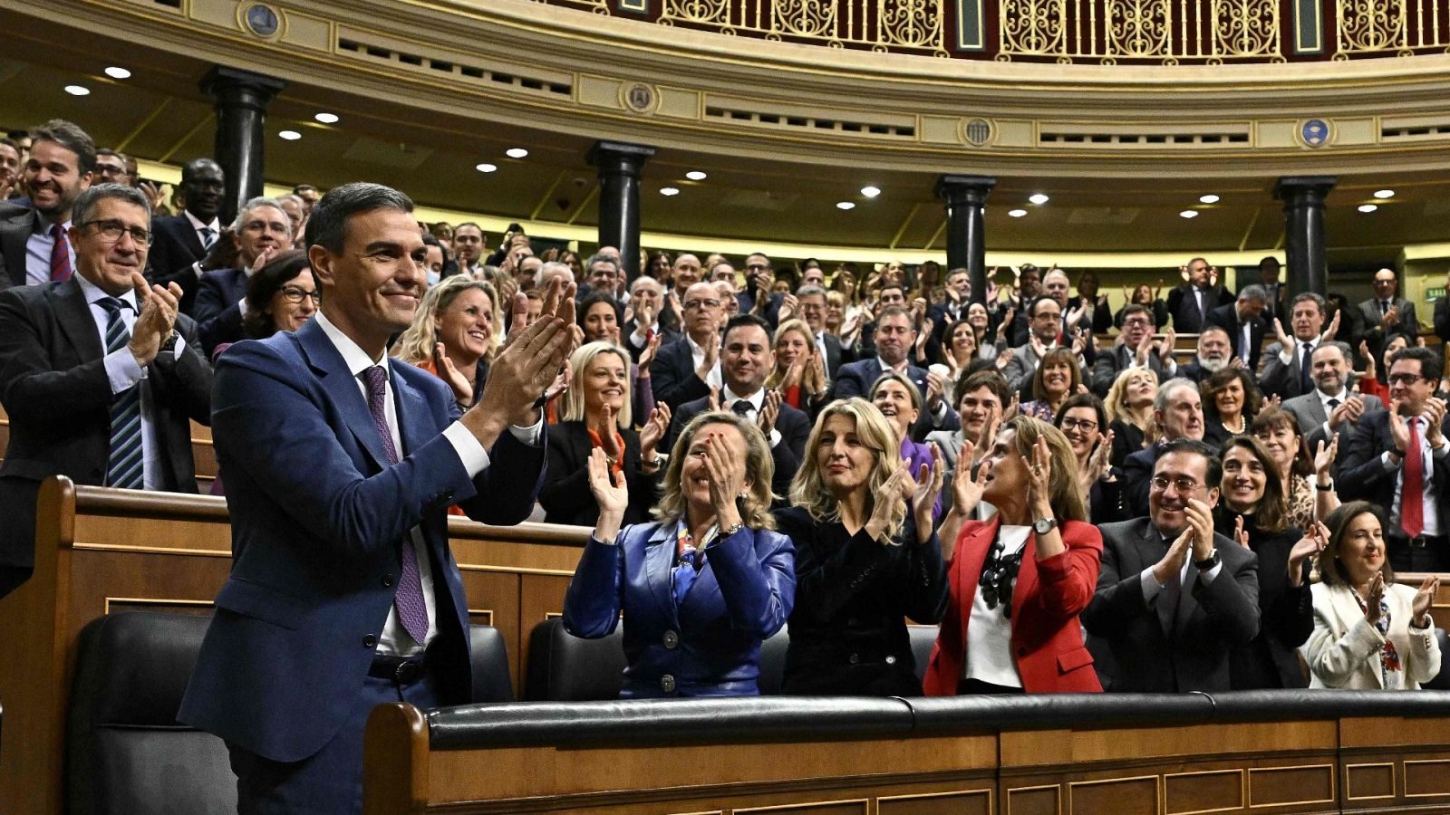 Militares retirados reclaman la "destitución" de Pedro Sánchez