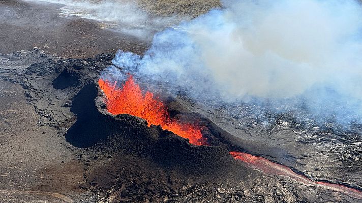 Telediario 1 - ¿Cómo se comportará el volcán de Islandia, si finalmente erupciona?