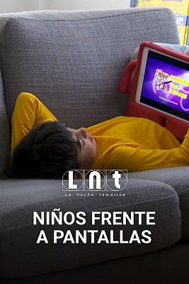 Niños frente a pantallas